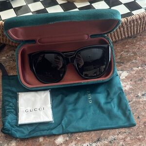 Gucci Black Sunglasses with Teal Case and Teal Pouch